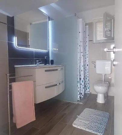 Apartmani Lanterna Krk Town Exterior photo